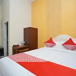 Oyo 1239 Mojokerto Classic Homestay